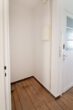 Garderobennische im Flur - 4-Zimmer-Altbauwohnung in zentraler Lage