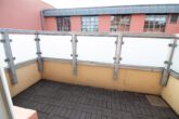 Kleiner Südbalkon - 4-Zimmer-Altbauwohnung in zentraler Lage