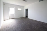 Garage mit Nebenraum - Stilvolle Stadtvilla in attraktiver Wohnlage von Löningen – modernes Wohnen mit viel Platz