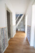 Flur - Gepflegte Maisonettewohnung mit 2 Zimmern, Loggia und Studio im Dachgeschoss